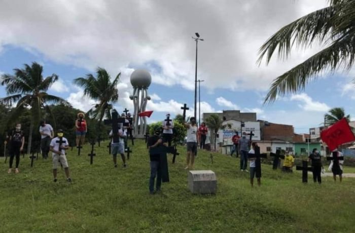 Sindoméstico de Sergipe participa de ato por lockdown em Aracaju