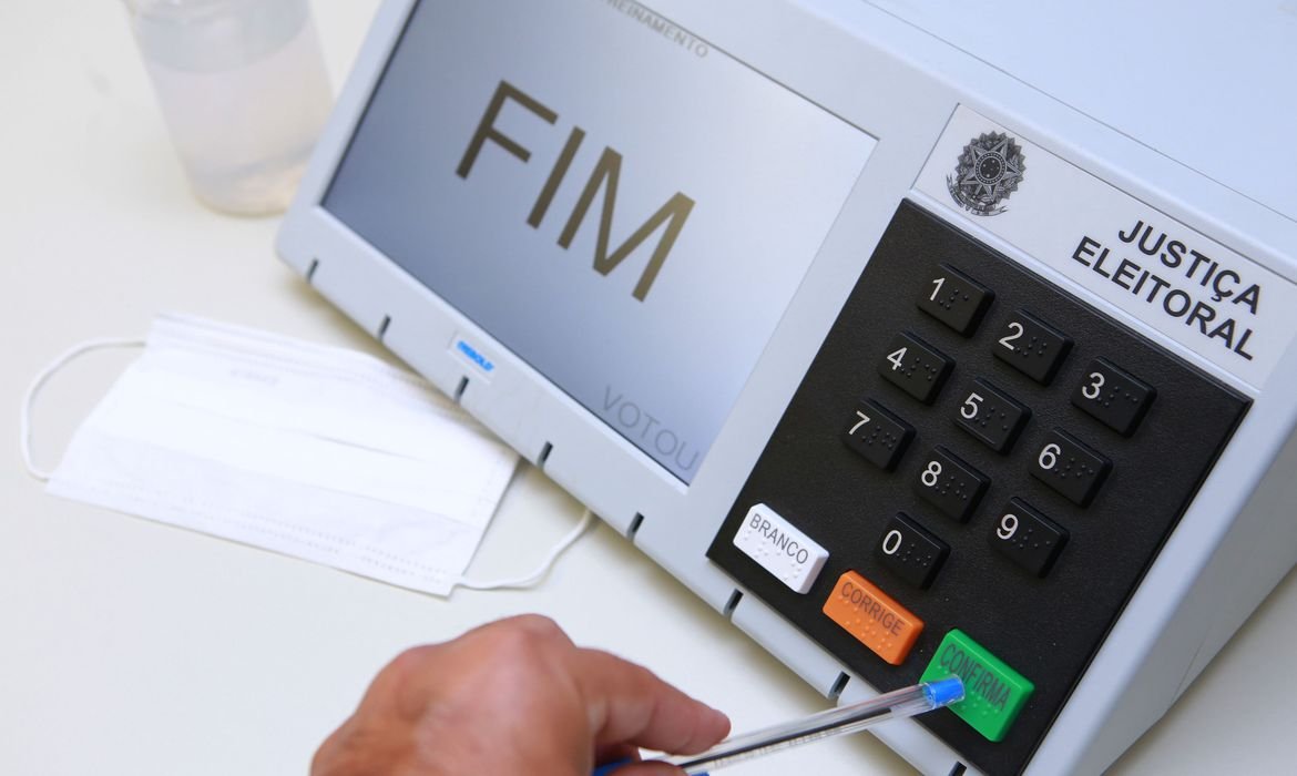FENATRAD cobra compromisso dos candidatos com a categoria das trabalhadoras domésticas