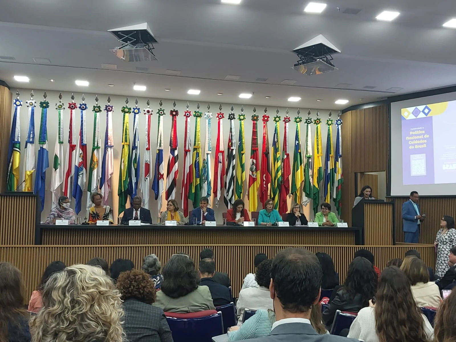 Política Nacional de Cuidados teve o protagonismo da FENATRAD na sua construção e é aprovada na Câmara dos Deputados